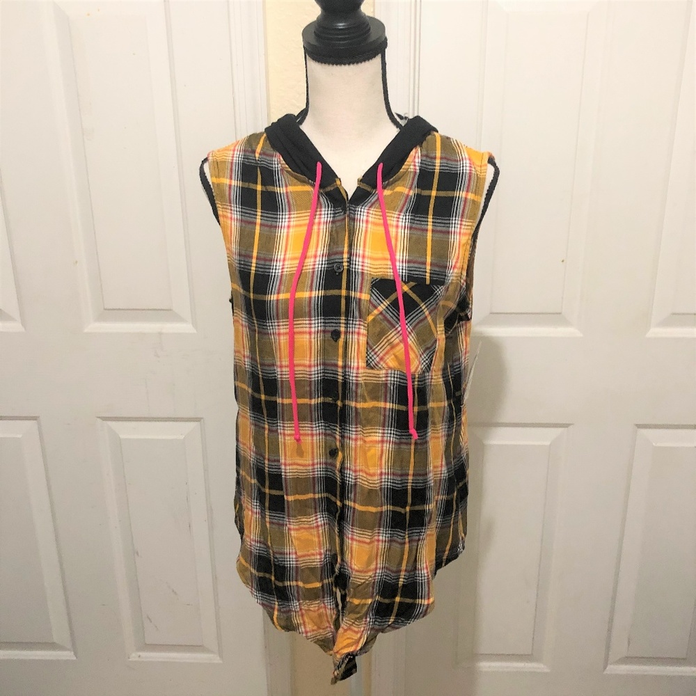 No Boundaries Sleeveless Plaid Hoodie